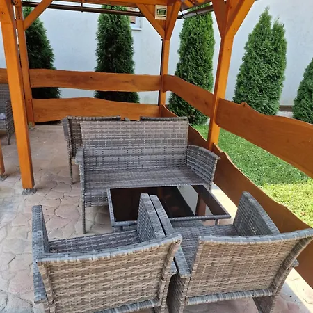 Holiday Apartmanhaz Gyula Exterior photo