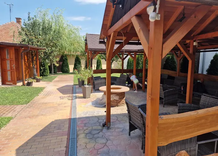 Holiday Apartmanhaz Gyula