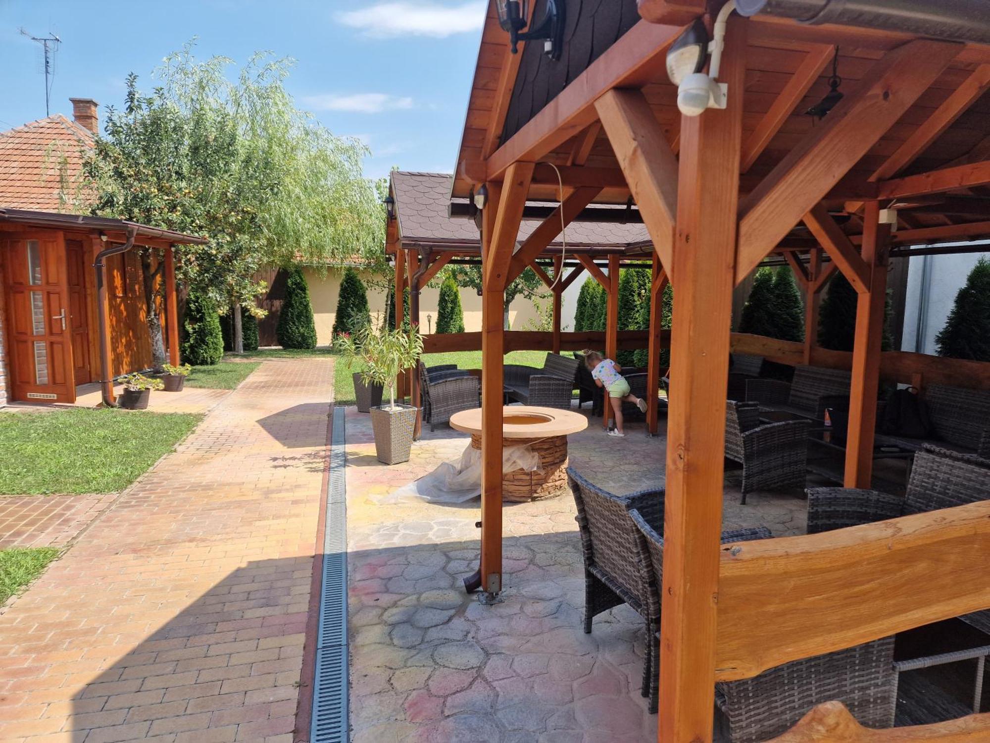 Apartmanhaz Apartment Gyula