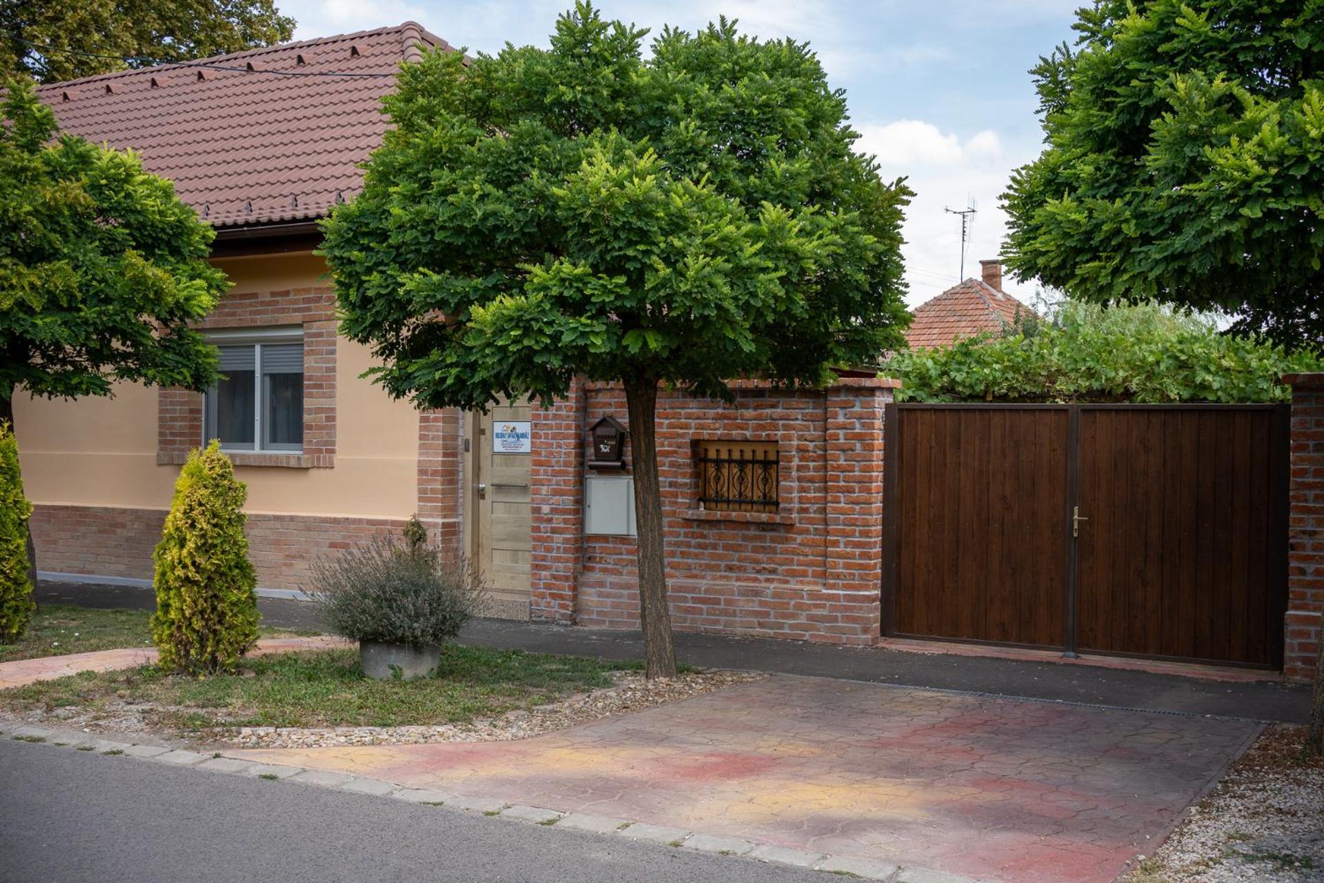 Apartmanhaz Apartment