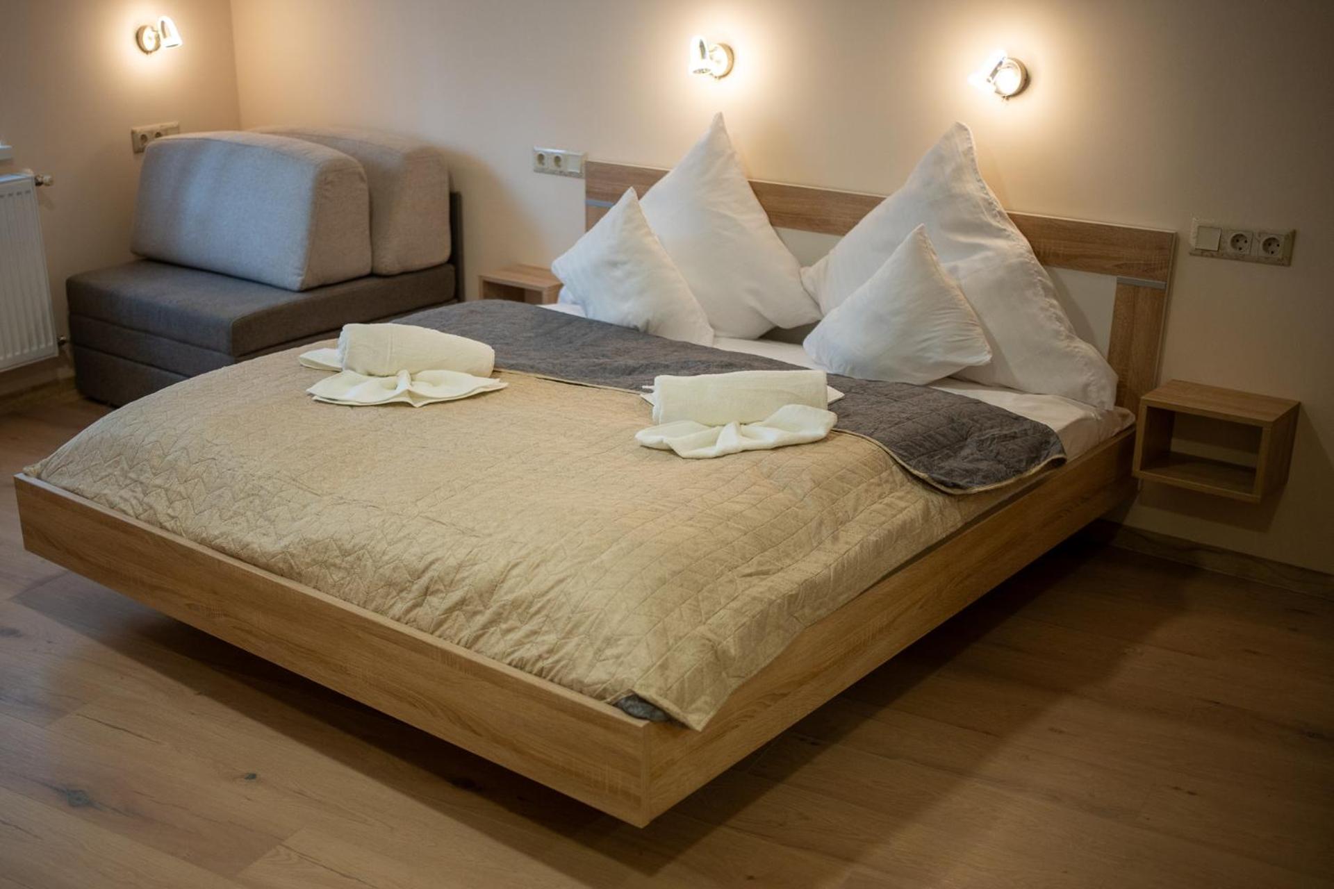 Apartmanhaz *