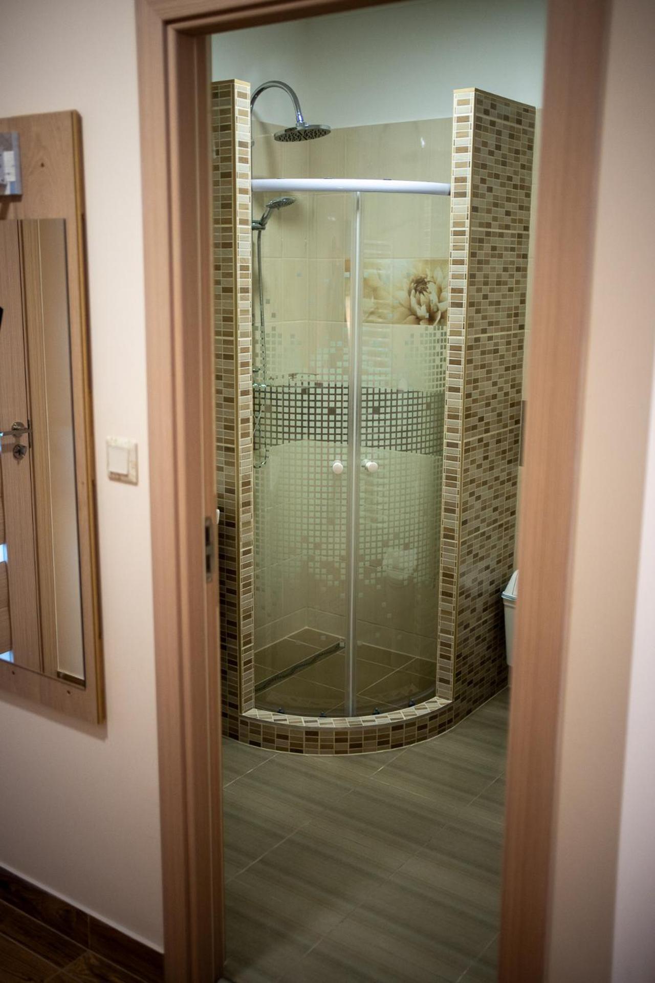 Apartmanhaz * Gyula